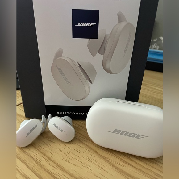 Bose Headphones Brand New Bose Wireless Bluetooth Earbuds In Soapstone W Case